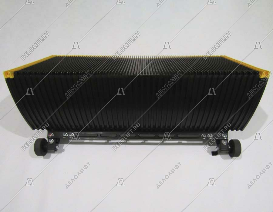 Ступень эскалатора, 800 мм, диаметр роликов - 70 мм, сталь, черная, желтые демаркации