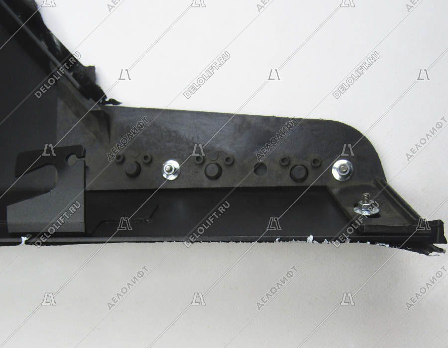 Крышка устья поручня эскалатора, внутренняя правая, черная, крашеная, металлическая, для NCE/NCT