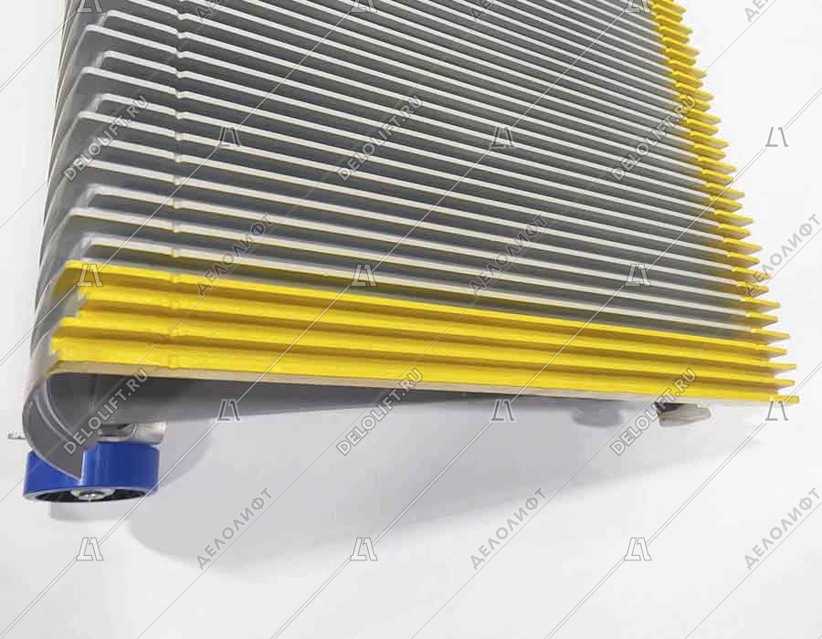 Ступень эскалатора, 1000 мм, диаметр роликов - 75x23,5 мм, алюминий, 3 окрашенные линии демаркации