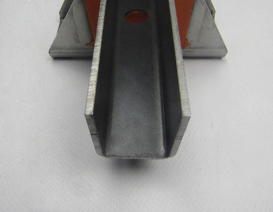 Башмак направляющей кабины/противовеса, DIM2 - 118 мм, L - 200 мм, T - 16 мм (Россия)