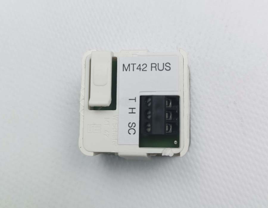 Кнопка вызова/приказа, MT42 RUS, 17 этаж, выдавленная надпись, красная подсветка, c Брайлем