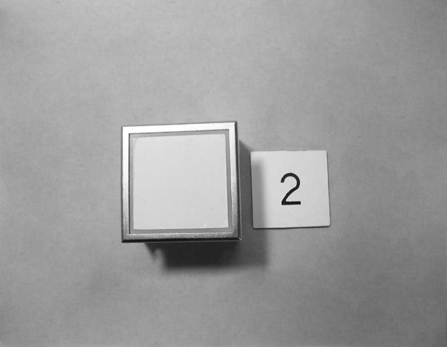 Кнопка вызова/приказа, тип KT40 STEP C, 40х40 мм, 2 этаж, красная подсветка