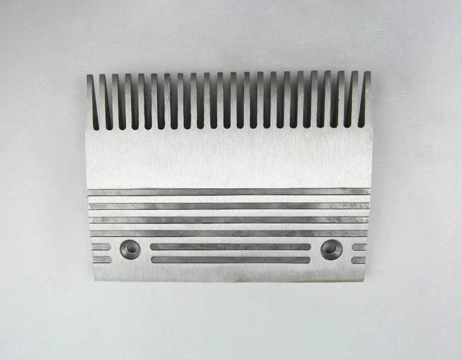 Гребенка входной площадки траволатора, 22 зубца, 200х150 мм, правая, алюминий