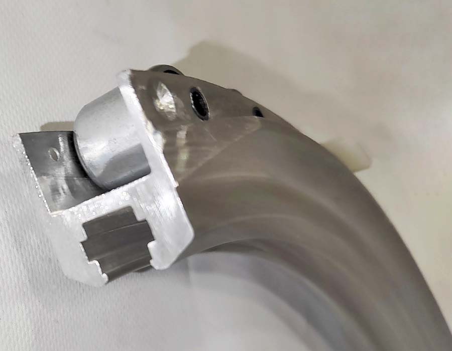 Алюминиевая основа огибающего участка, 506NCE, в сборе с роликами 17 штук, для балюстрады H - 930 мм