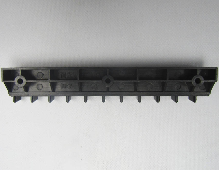 Демаркационная линия, правая, L - 200 мм, пластик, черная