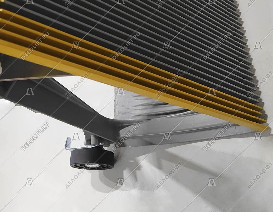 Ступень эскалатора, 800 мм, TravelMaster 110, расстояние между роликами 850 мм