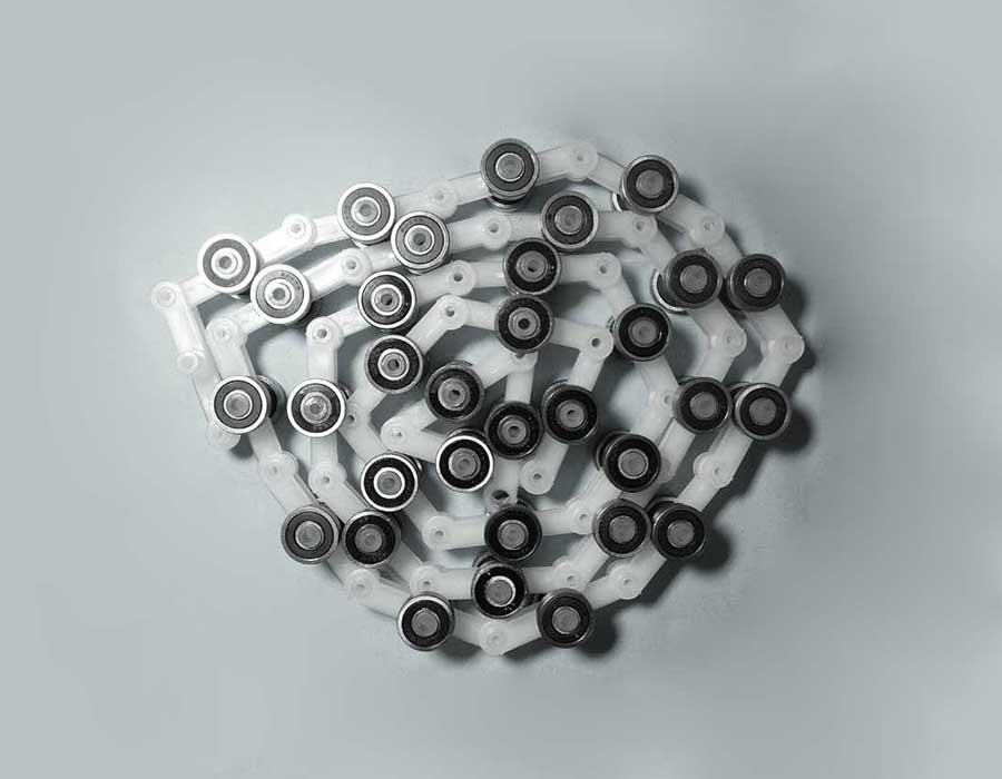 Цепи огибающие балюстрады эскалатора