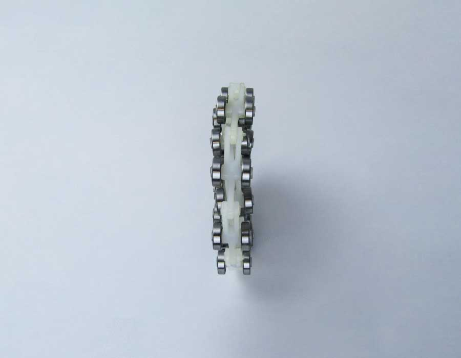 Цепи огибающие балюстрады эскалатора