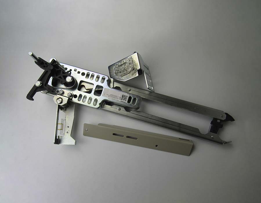 Отводка привода ДК, механическая, с замком CDL-VF58CI000-3, левая, L - 580 мм