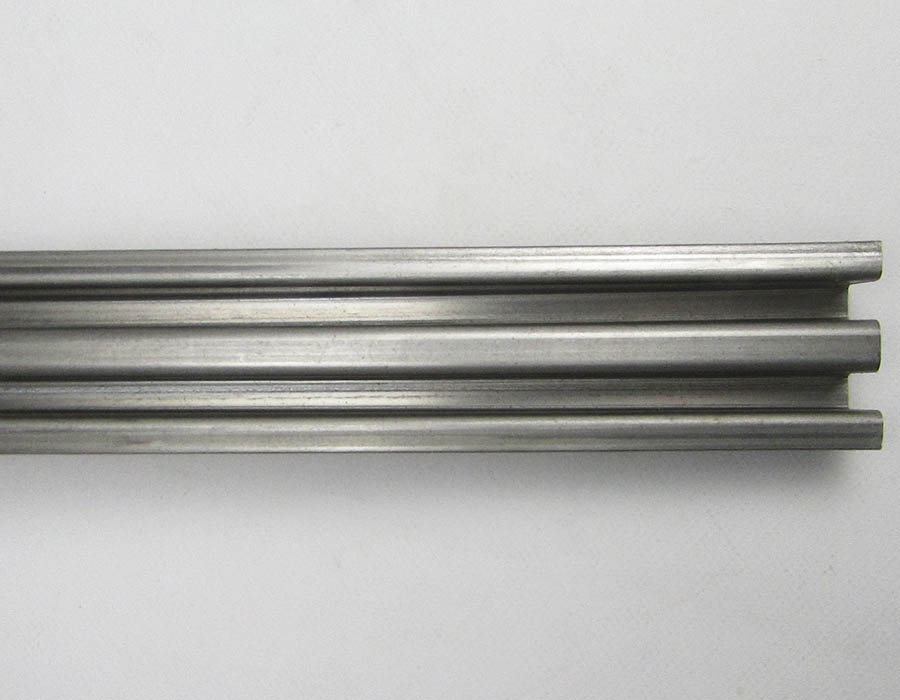 Направляющая поручня эскалатора, L - 1800 мм, W - 60 мм, толщина стекла - 10 мм, нижняя, 35 градусов