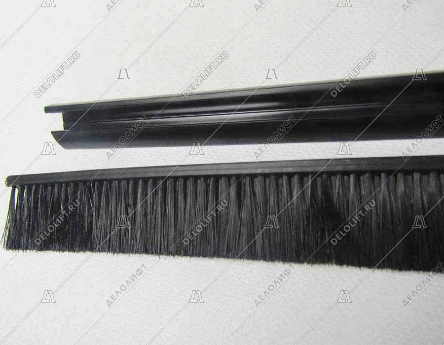 Щетка безопасности эскалатора, L - 1800 мм, с черным пластиковым держателем, правая, изогнутая, верхняя входная площадка