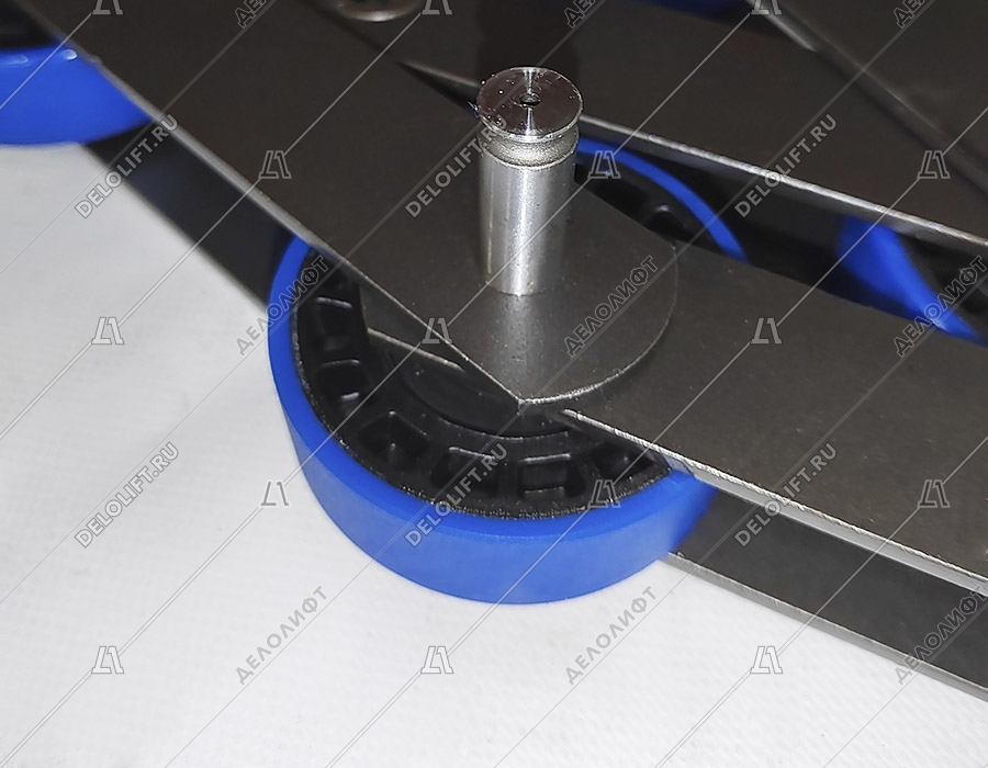 Цепь ступеней/тяговая, 13KV-C, шаг - 133,33 мм, ролик - 75x23,5 мм, палец - 77x12,8/12,5 мм, 105 kN (комплект на 2 ступени)