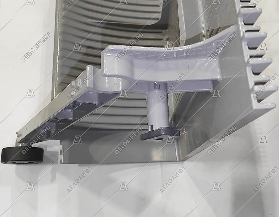 Ступень эскалатора, 800 мм, диаметр роликов - 70х25 мм, без демаркаций