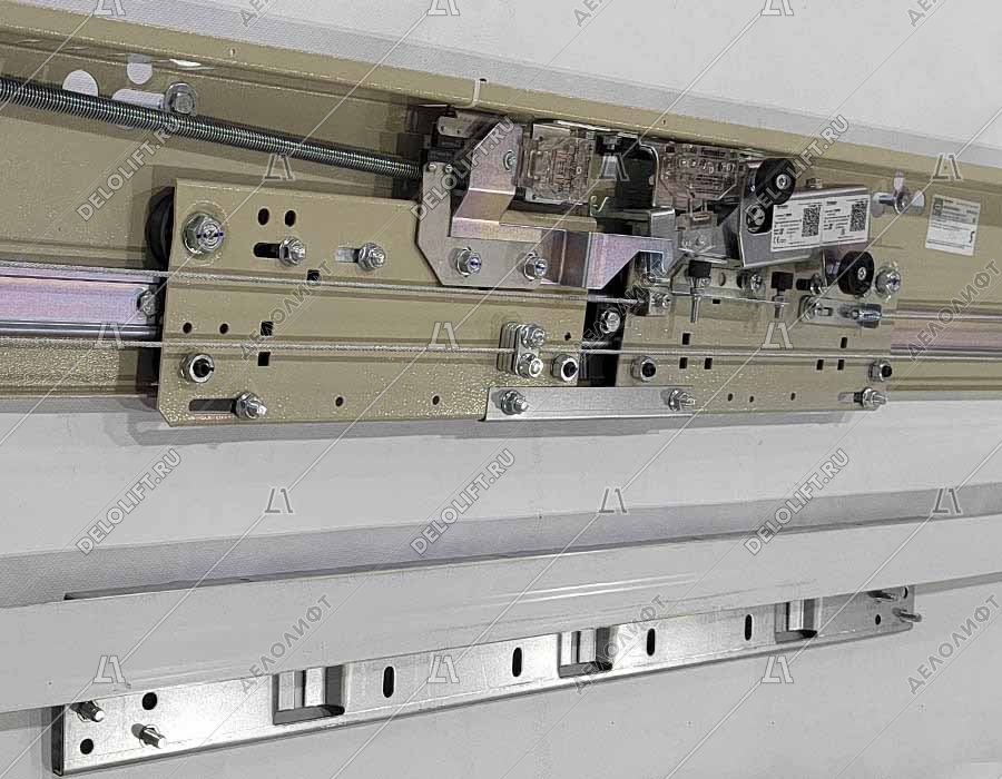 Дверь этажная лифта, 700x2000 мм, E30, нержавеющая сталь, в сборе