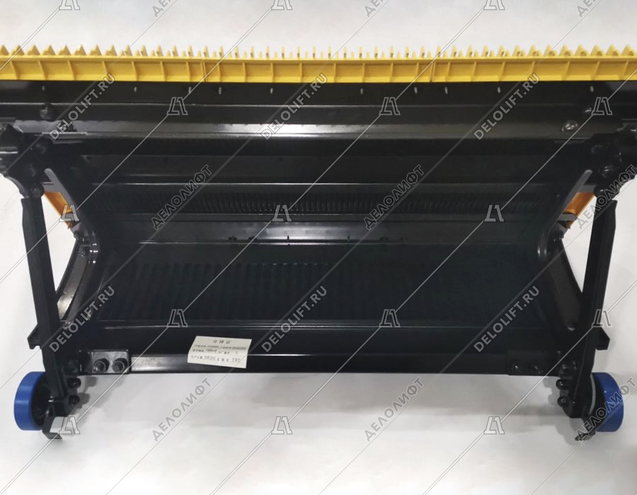 Ступень эскалатора, 800 мм, черная, желтые демаркации, тип TJ800SX